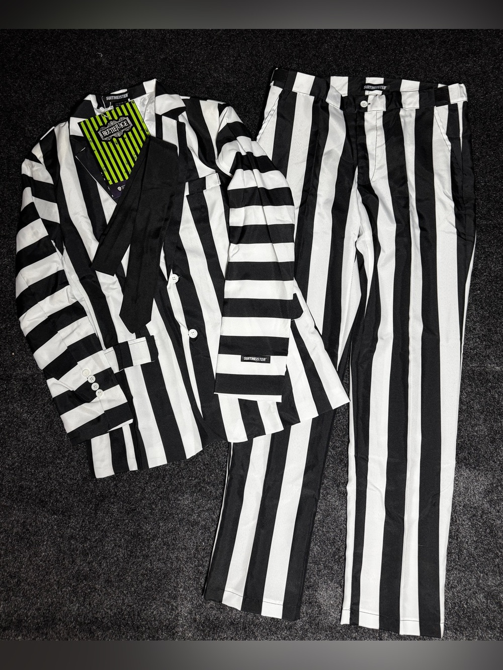 NWT Suitmeister Beetlejuice Men’s Medium Striped Suit Costume 3 Piece